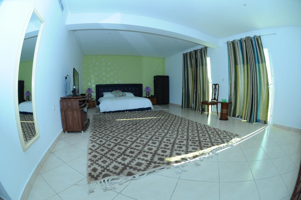 Free Zone Hotel Gzennaïa Habitación foto
